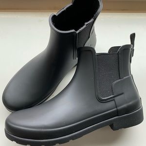 NEW, black matte Chelsea Hunter boots.